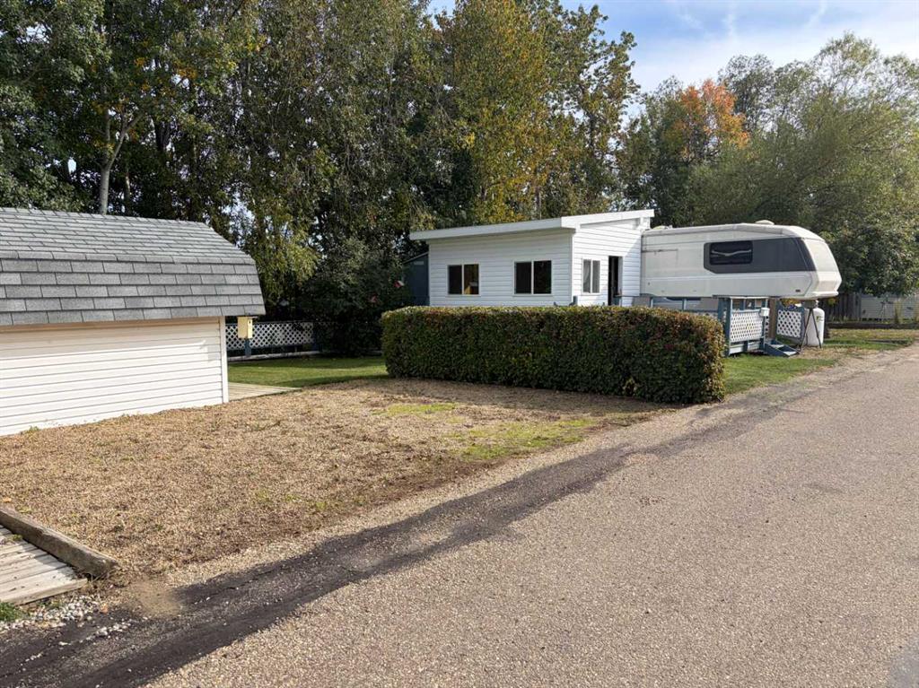 Picture of 3 Points West Resort  , Sylvan Lake Real Estate Listing