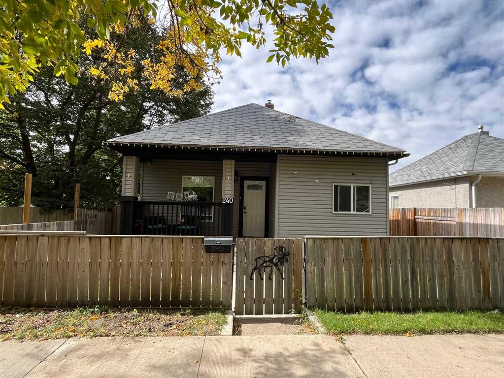 Picture of 240 20 Street N, Lethbridge Real Estate Listing