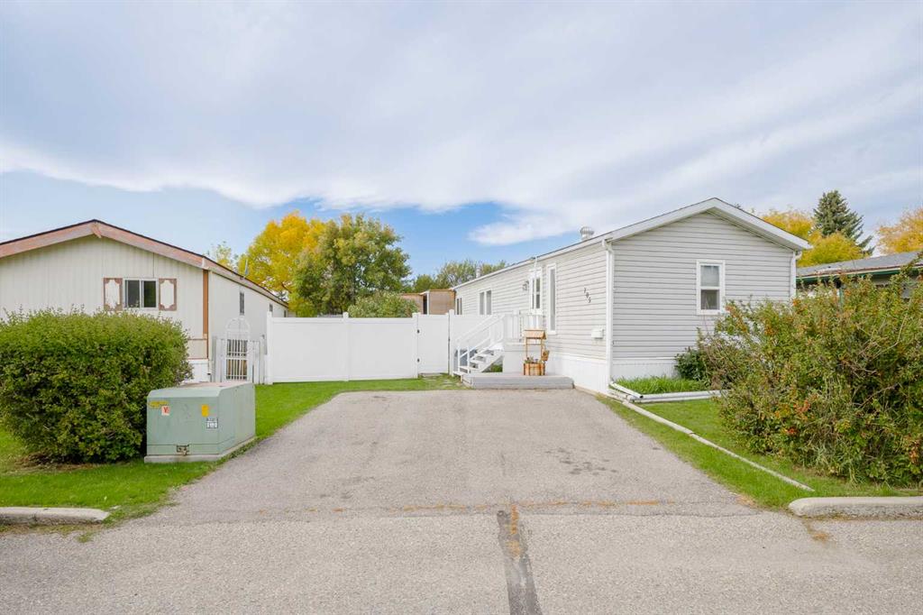 Picture of 105 Heritage Drive , Okotoks Real Estate Listing