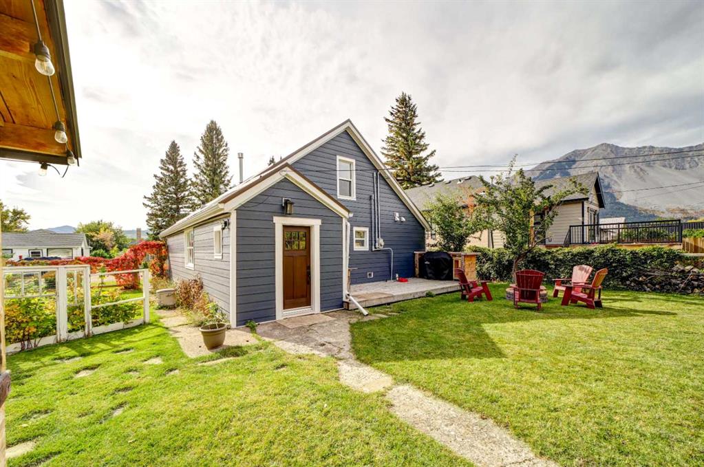 Picture of 2526 211 Street , Bellevue Real Estate Listing
