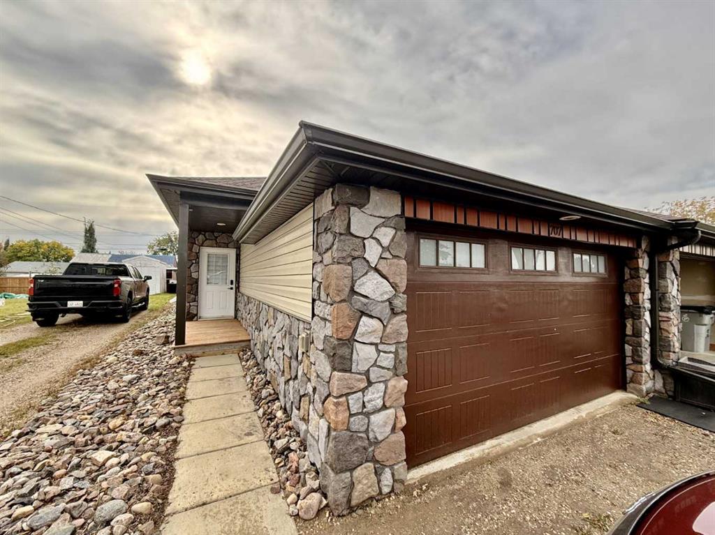 Picture of 707 9 Avenue , Wainwright Real Estate Listing