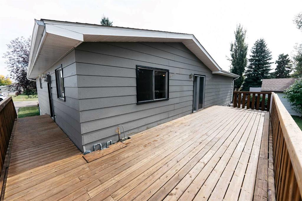Picture of 10 Tee Road , Lacombe Real Estate Listing