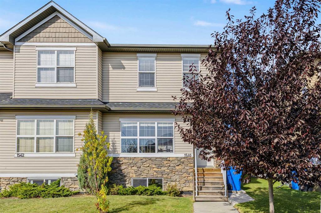 Picture of 1540 Mcalpine Street , Carstairs Real Estate Listing