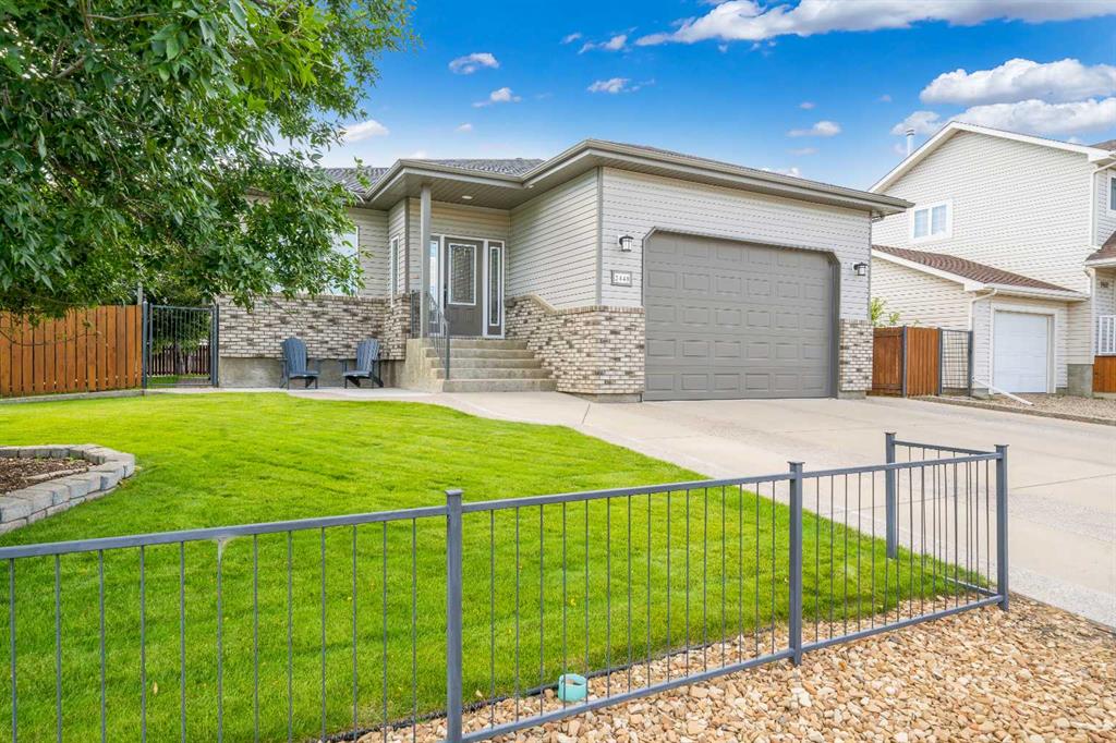 Picture of 2448 7 Avenue NE, Medicine Hat Real Estate Listing