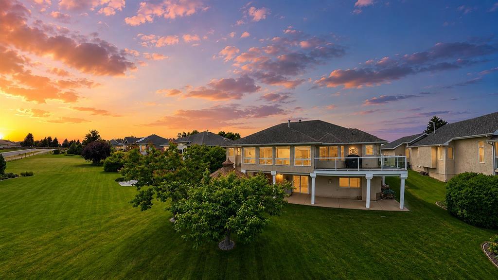 Picture of 3023 Cottonwood Way SW, Medicine Hat Real Estate Listing