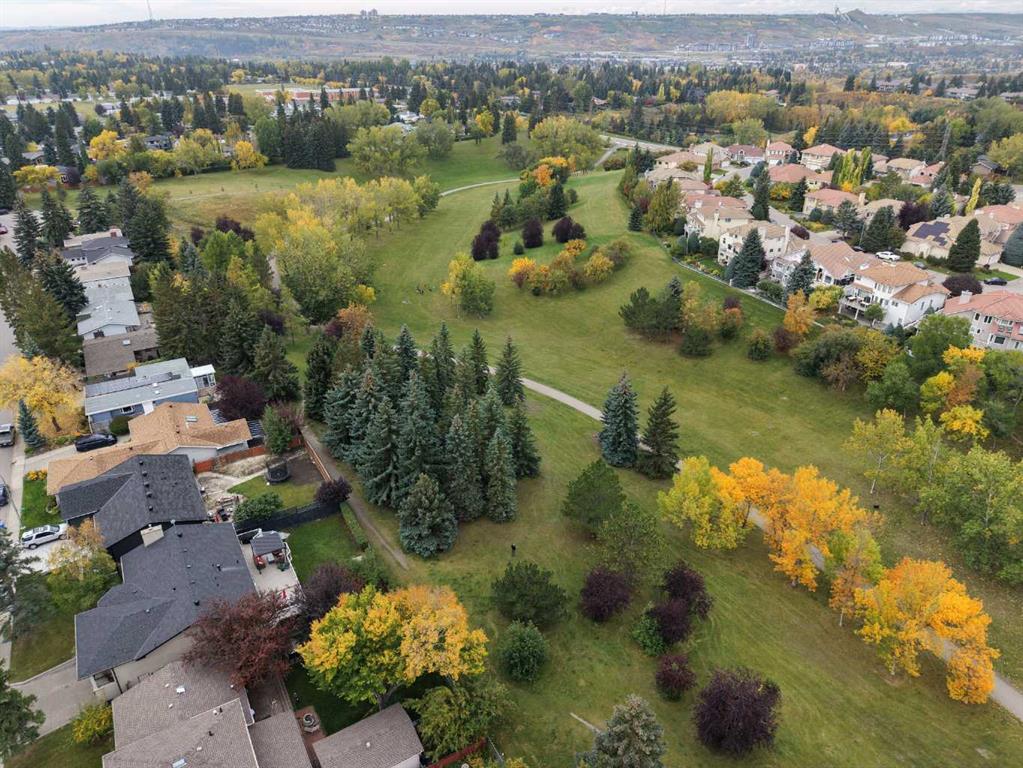 Picture of 5011 Viceroy Drive NW, Calgary Real Estate Listing