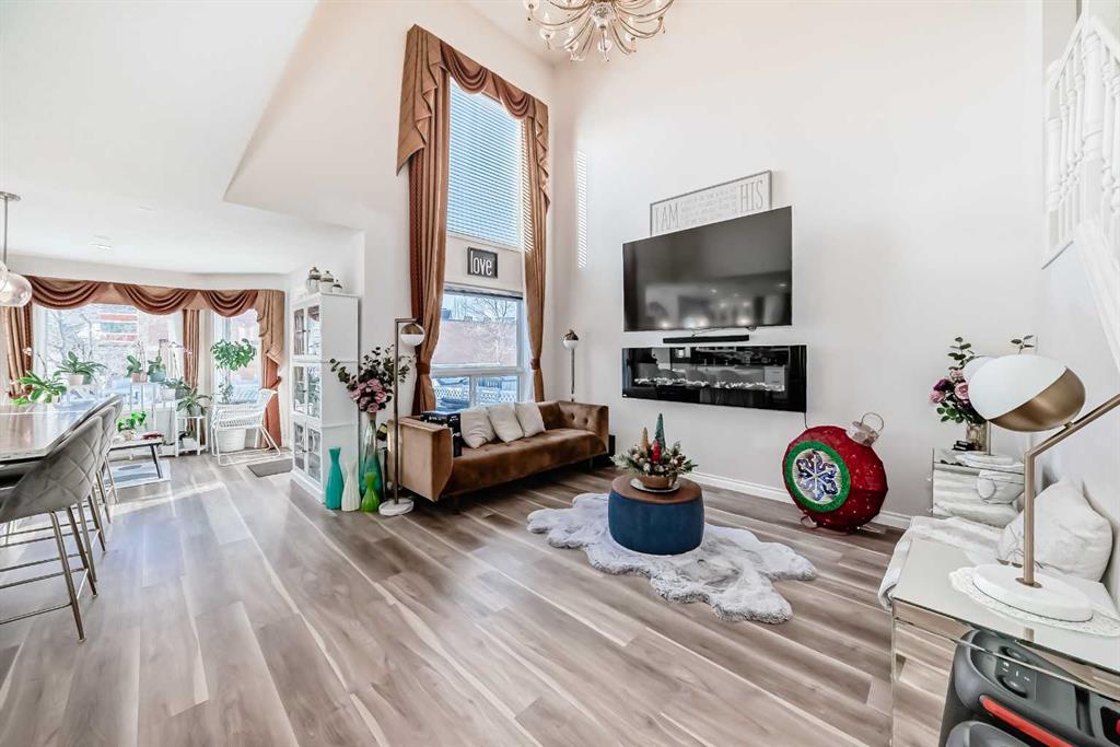 Picture of 33 Citadel Estates Terrace NW, Calgary Real Estate Listing