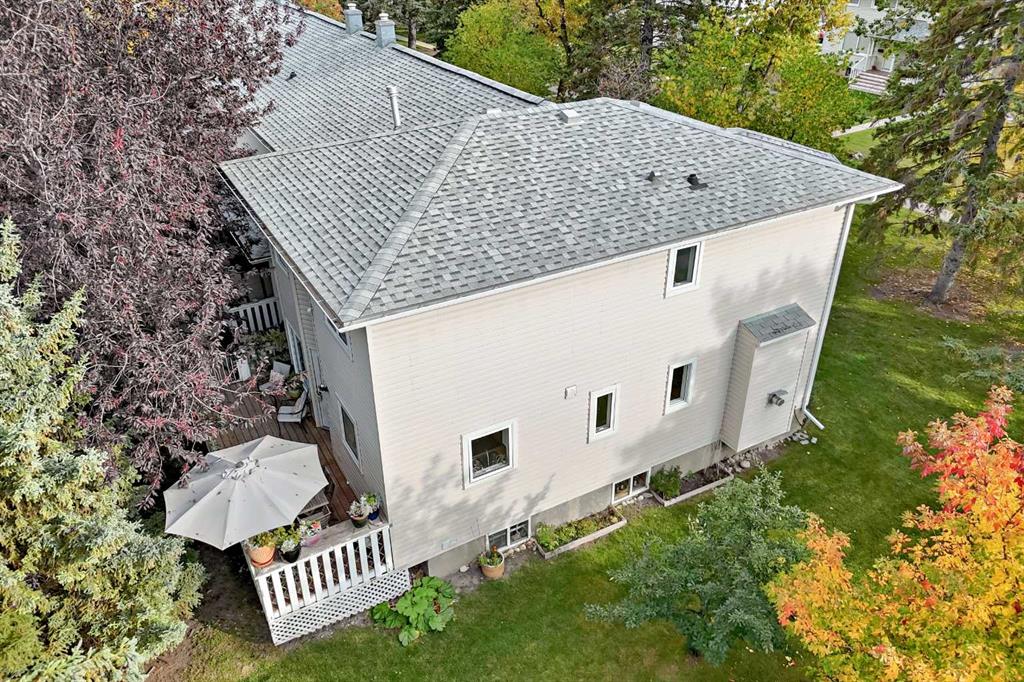 Picture of 555 Killarney Glen Court SW, Calgary Real Estate Listing