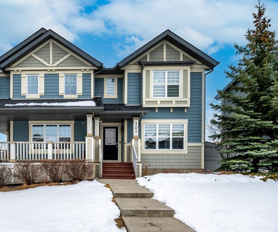 Picture of 702 Panamount Boulevard NW, Calgary Real Estate Listing