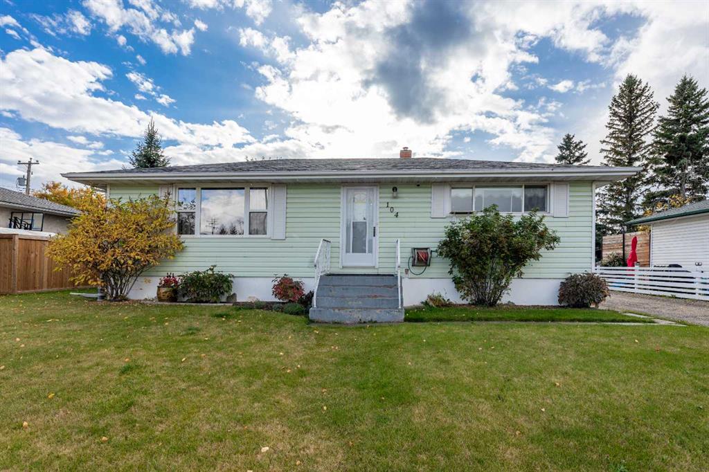 Picture of 104 Fraser Street , Hinton Real Estate Listing