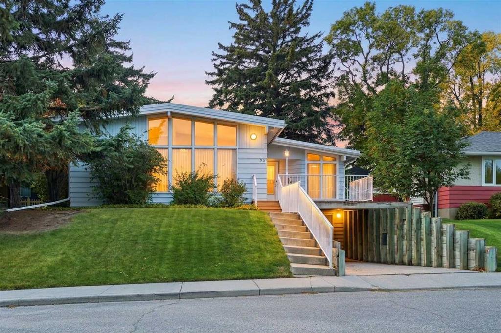Picture of 35 Cornwallis Drive NW, Calgary Real Estate Listing