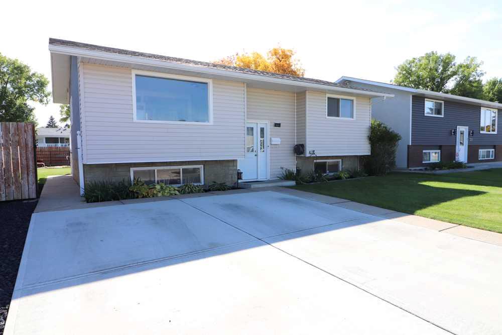 Picture of 327 19 Street NE, Medicine Hat Real Estate Listing