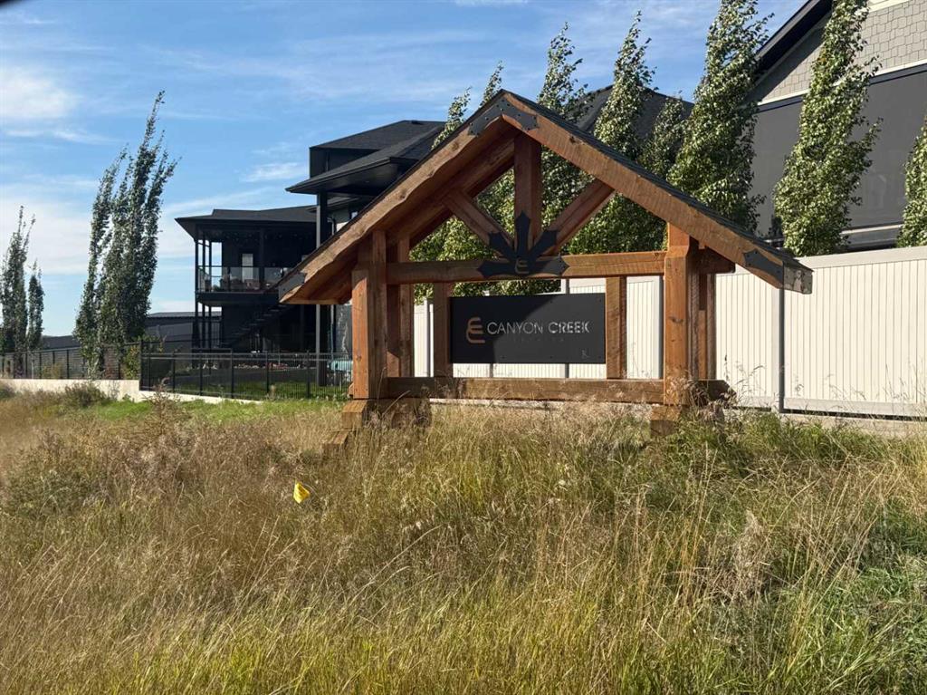 Picture of 16 Canyon Creek Drive SW, Medicine Hat Real Estate Listing