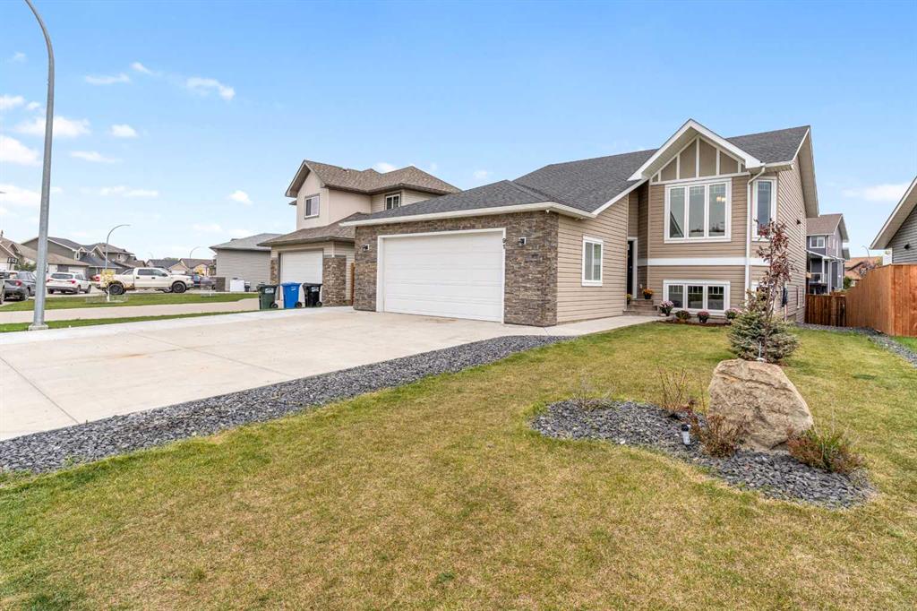 Picture of 91 Valarosa Drive , Didsbury Real Estate Listing