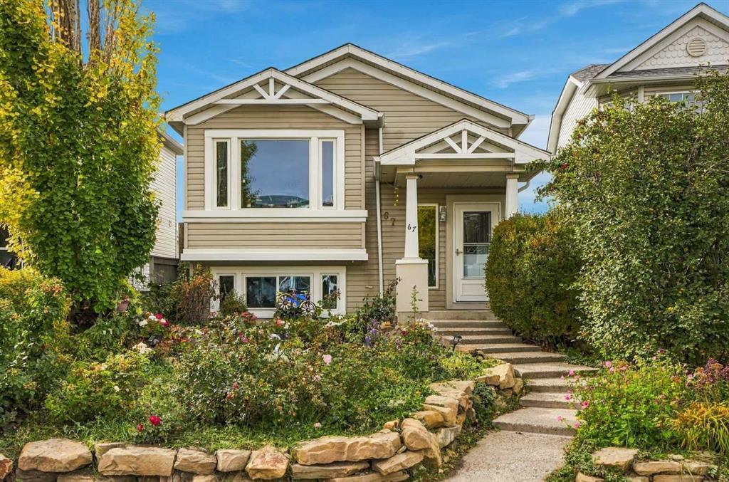 Picture of 67 Martin Crossing Close NE, Calgary Real Estate Listing