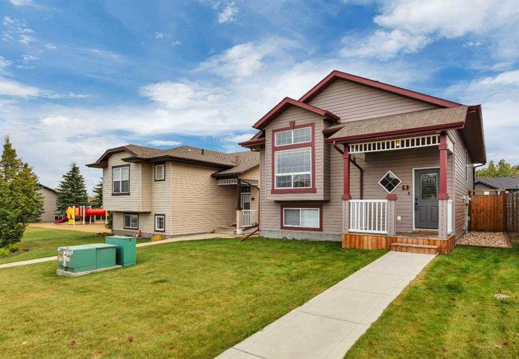 Picture of 5 Wilkinson Circle , Sylvan Lake Real Estate Listing
