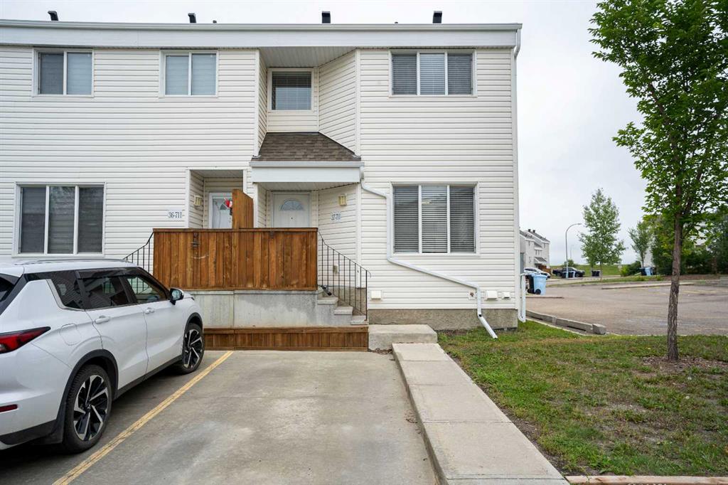 Picture of 37, 711 Beacon Hill Drive , Fort McMurray Real Estate Listing