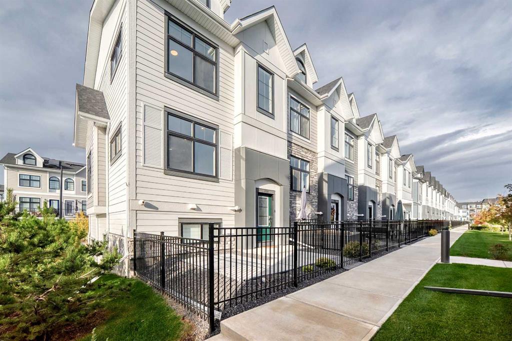 Picture of 150 Les Jardins Park SE, Calgary Real Estate Listing