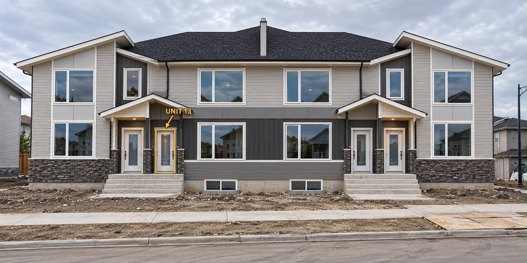 Picture of 13 LANDSDOWN Close , Red Deer Real Estate Listing