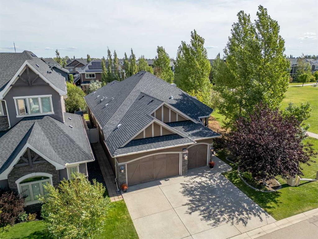 Picture of 123 West Grove Rise SW, Calgary Real Estate Listing