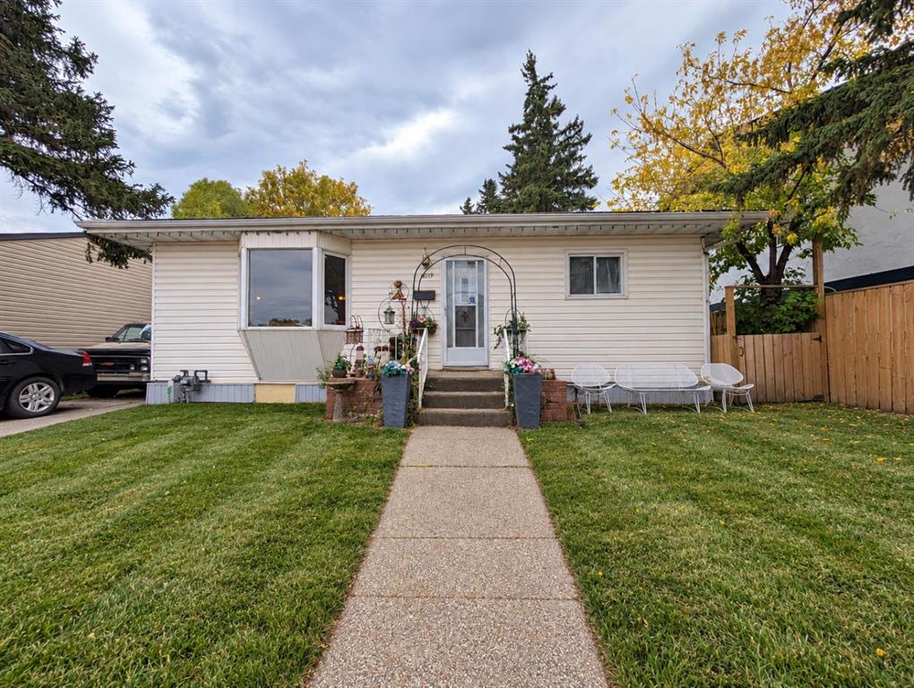 Picture of 8119 34 Avenue NW, Calgary Real Estate Listing