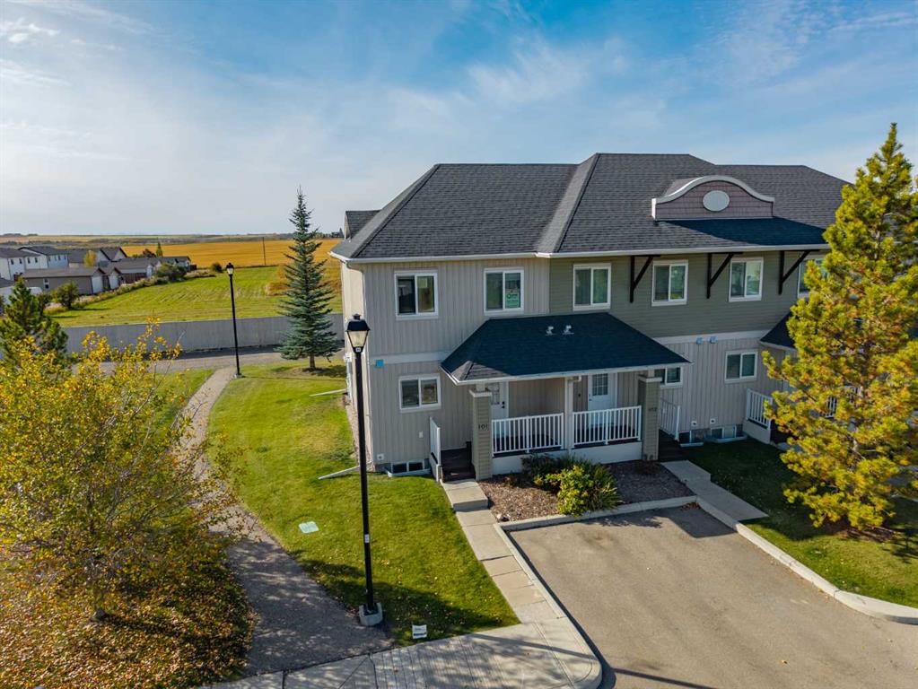 Picture of 101 Clover Way , Carstairs Real Estate Listing
