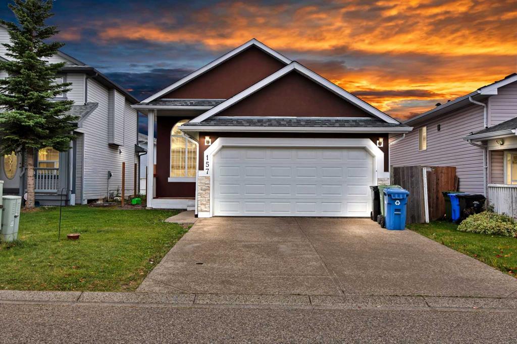 Picture of 157 Saratoga Close NE, Calgary Real Estate Listing
