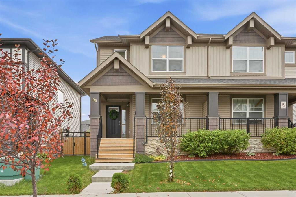 Picture of 90 Hillcrest Close SW, Airdrie Real Estate Listing
