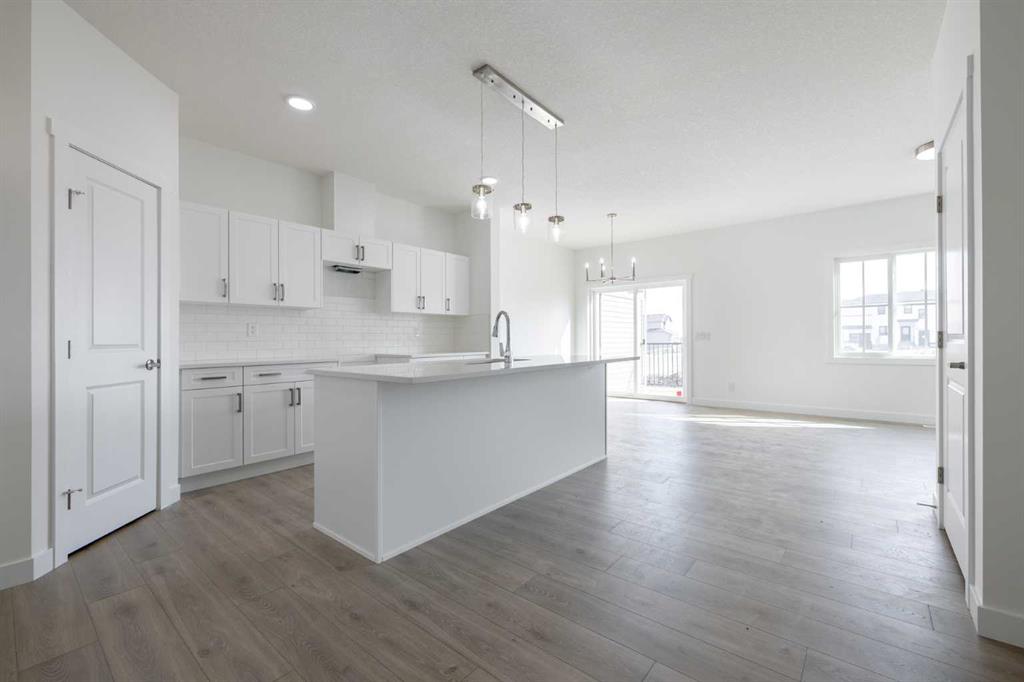 Picture of 27 Nova Road , Cochrane Real Estate Listing