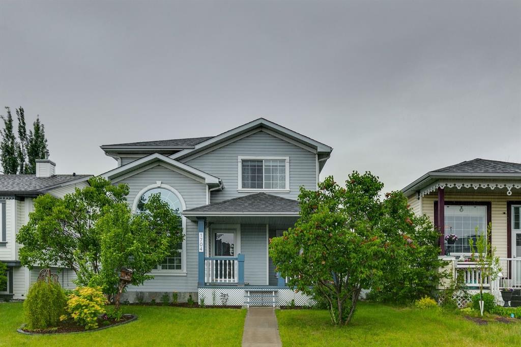 Picture of 1704 Woodside Boulevard NW, Airdrie Real Estate Listing