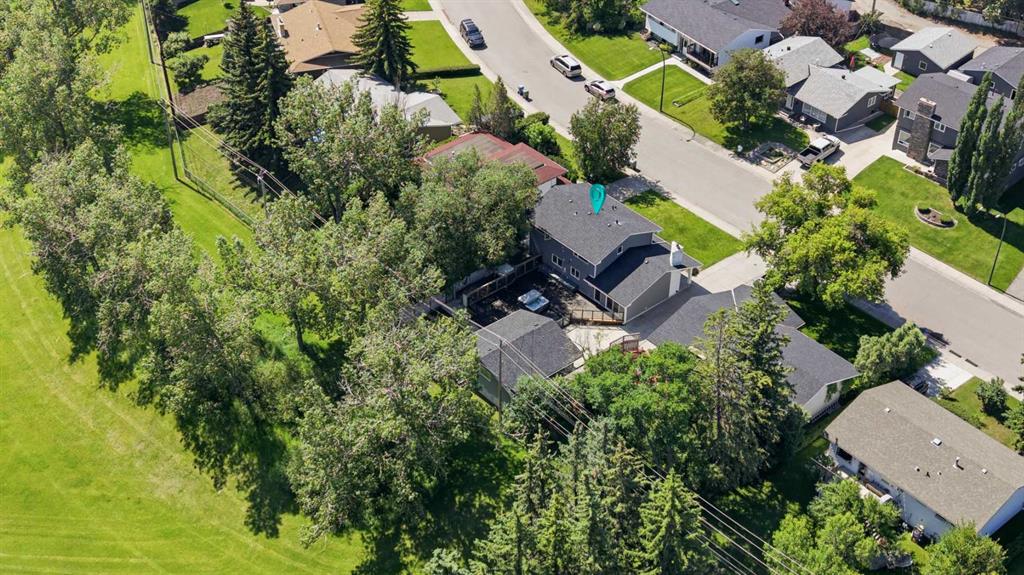 Picture of 20 Mapleglade Close SE, Calgary Real Estate Listing