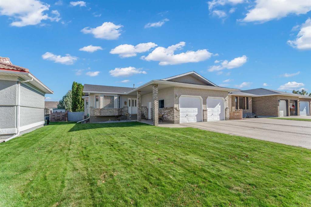 Picture of 33 Park Meadows Drive SE, Medicine Hat Real Estate Listing