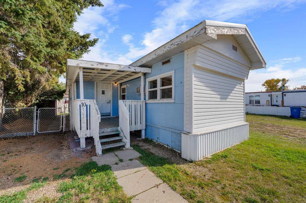 Picture of 10, 831 2nd Avenue , Bassano Real Estate Listing