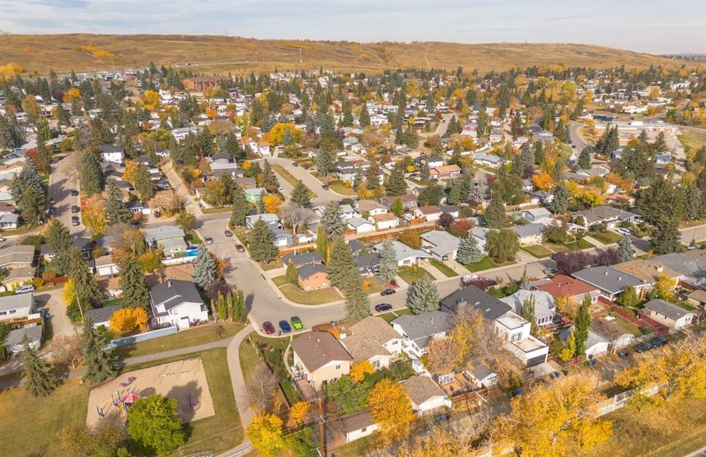 Picture of 4724 Nipawin Crescent NW, Calgary Real Estate Listing