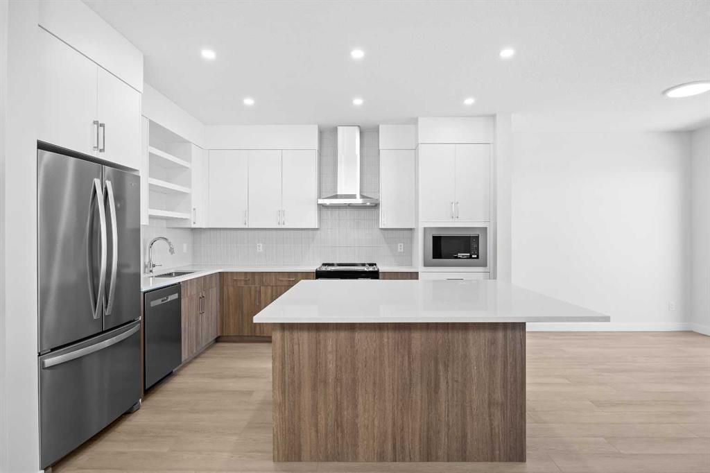 Picture of 131 Greenwich Drive NW, Calgary Real Estate Listing