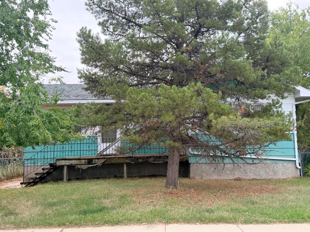 Picture of 714 2 Street SW, Drumheller Real Estate Listing