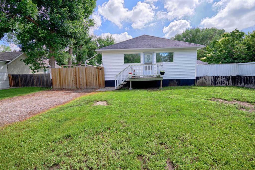 Picture of 210 7 Street N, Vauxhall Real Estate Listing