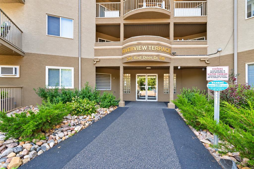 Picture of 412, 245 Red Deer Drive SW, Medicine Hat Real Estate Listing