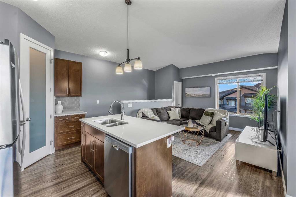 Picture of 1324, 2461 Baysprings Link SW, Airdrie Real Estate Listing