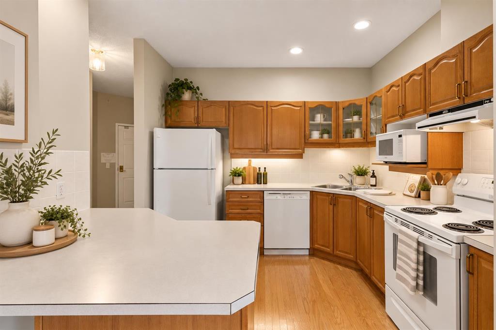 Picture of 420, 5201 Dalhousie Drive NW, Calgary Real Estate Listing