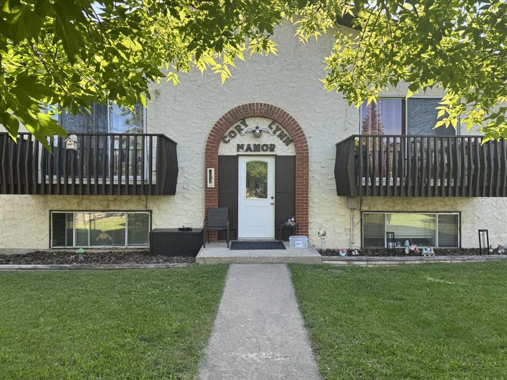 Picture of 4639 48 Street , Sylvan Lake Real Estate Listing