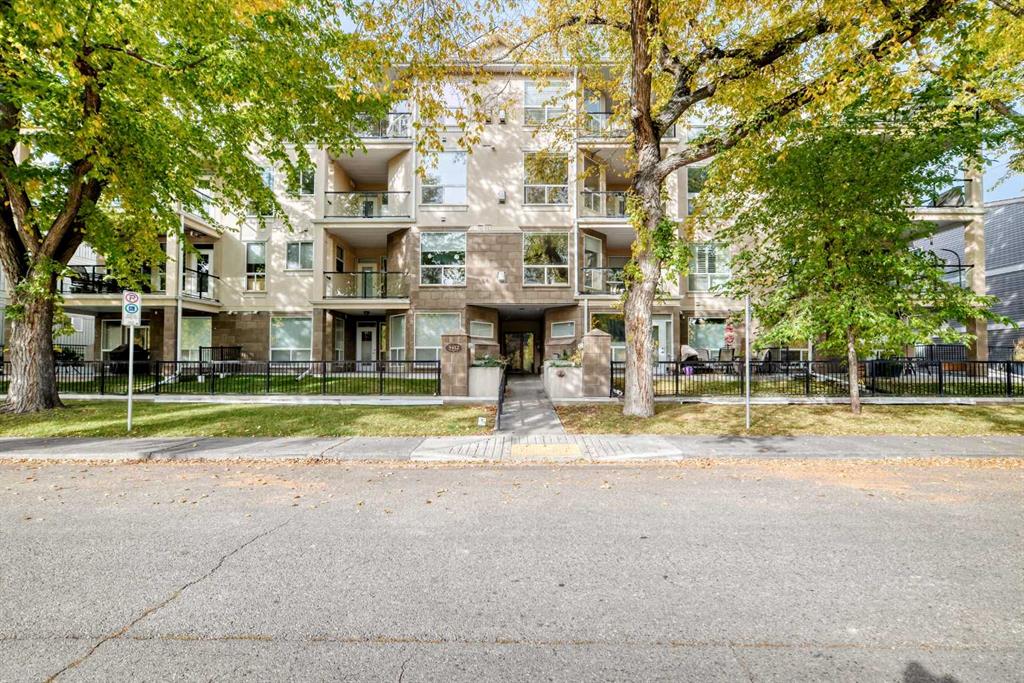 Picture of 305, 3412 Parkdale Boulevard NW, Calgary Real Estate Listing