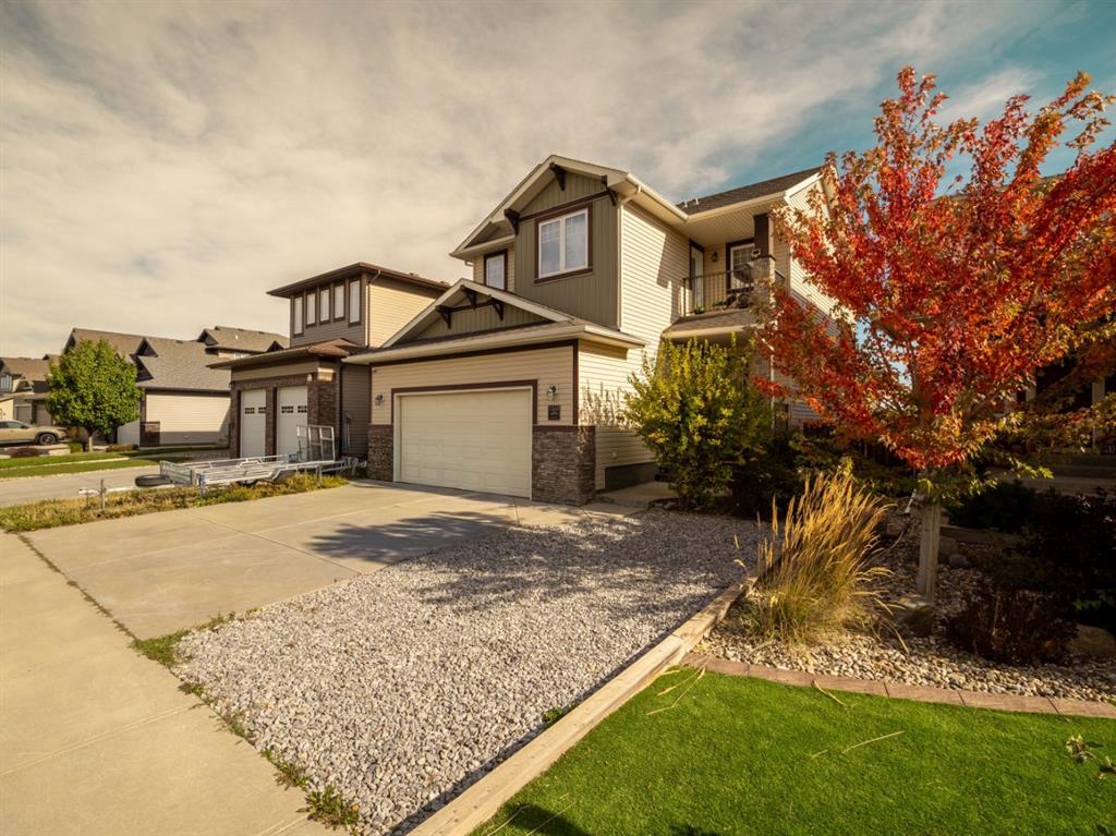 Picture of 1569 Coalbanks Boulevard W, Lethbridge Real Estate Listing