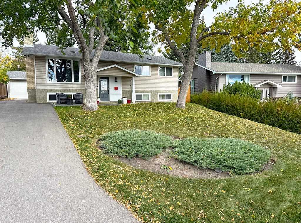 Picture of 5864 Dalford Hill NW, Calgary Real Estate Listing