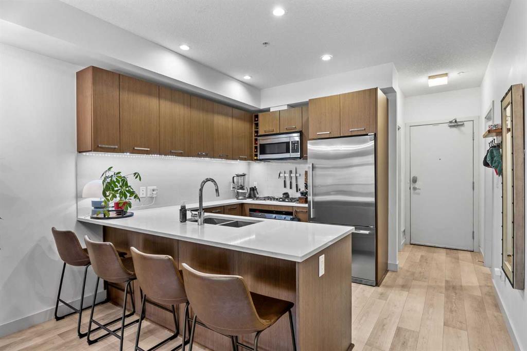 Picture of 218, 323 20 Avenue SW, Calgary Real Estate Listing
