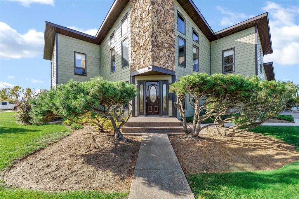 Picture of 1101 Centre Street Street , Bow Island Real Estate Listing
