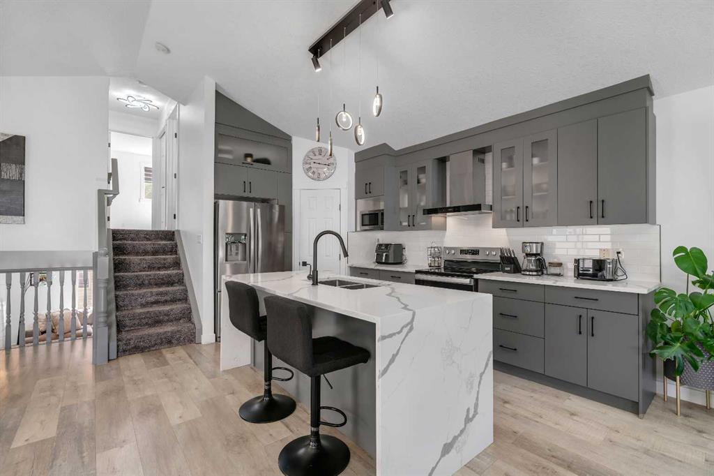 Picture of 279 Covehaven View NE, Calgary Real Estate Listing