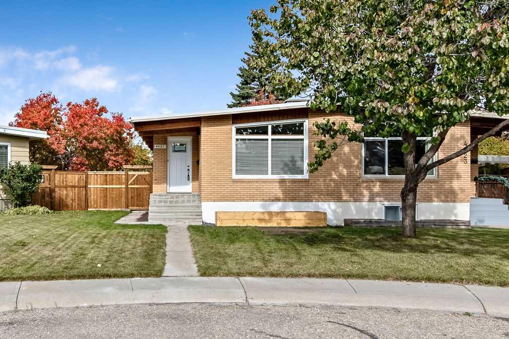 Picture of 4421 Vissar Crescent NW, Calgary Real Estate Listing