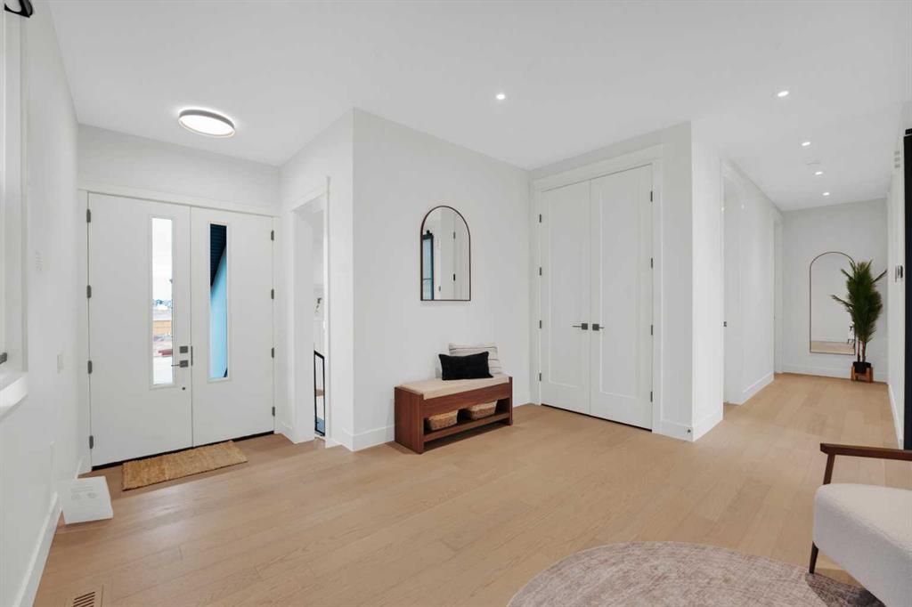 Picture of 3 Waterbury Common , Chestermere Real Estate Listing
