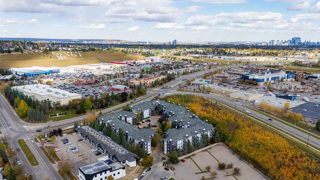 Picture of 109, 20 Sierra Morena Mews SW, Calgary Real Estate Listing